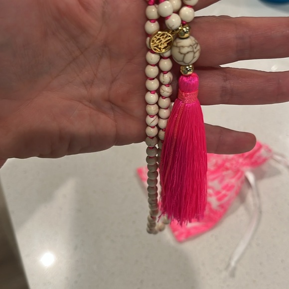 Lilly Pulitzer Tassel necklace and bag, like new - Picture 3 of 4